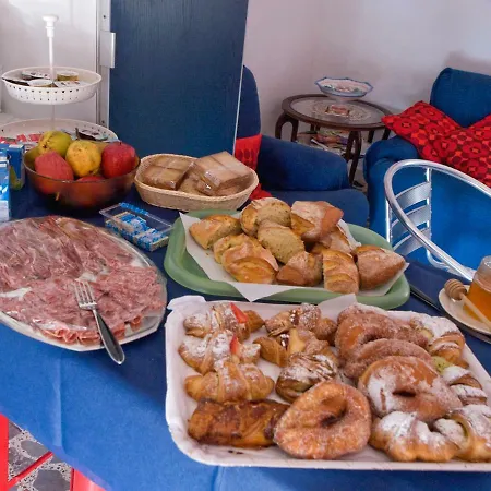 Bouganville House Bed and breakfast